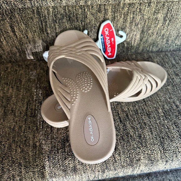 Okabashi Venice Women's Sandals Toffee color. Size ML (8-9) NWT - Picture 8 of 9